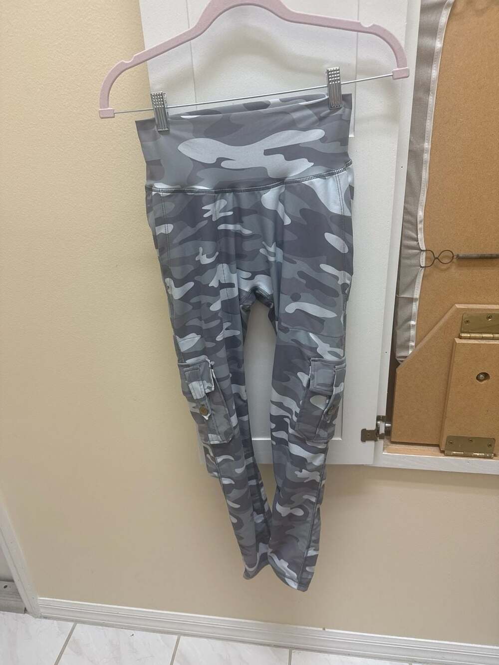 Minibeast Urban Camo Curve Cargo Scrunch Butt Leggings Size Medium